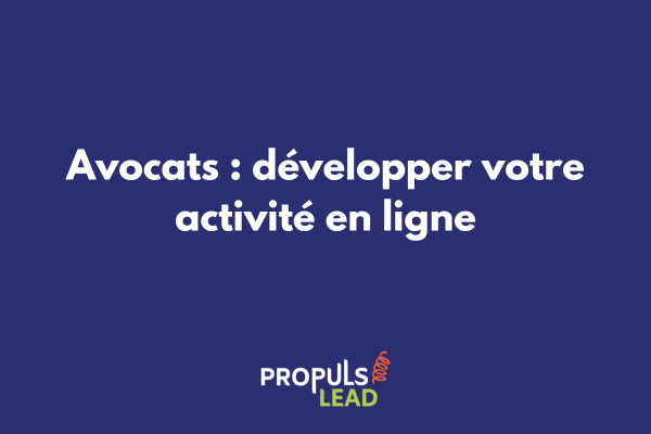 Avocat consultant son ordinateur dans son cabinet pour développer sa pratique en ligne avec des outils digitaux