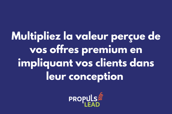 Consultant et client premium travaillant ensemble lors d'une session de co-création stratégique avec brainstorming collaboratif