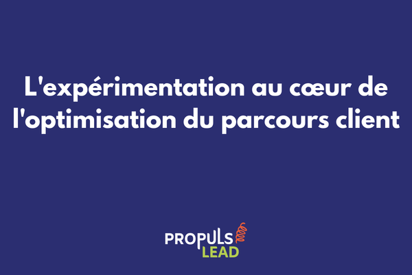 Équipe marketing analysant les résultats d'expérimentations sur un tunnel de vente