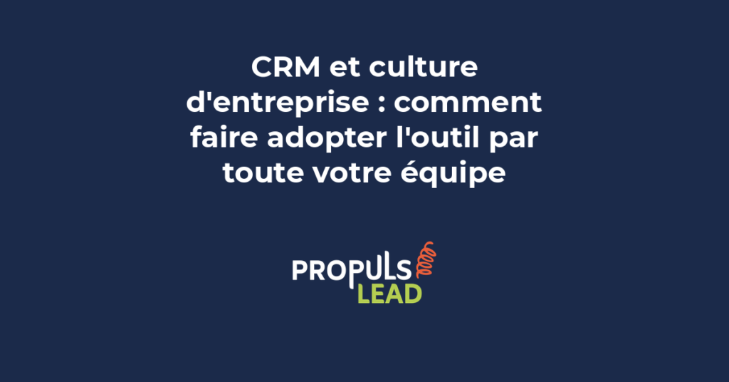 Équipe collaborant sur un tableau de bord CRM avec symboles d'engagement et de communication