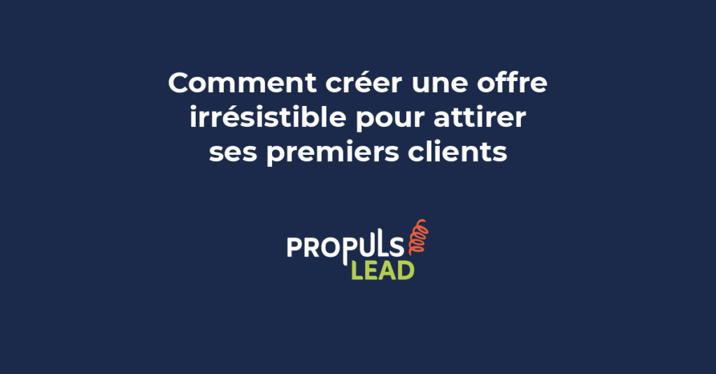 Un entrepreneur avec un grand sourire présente son offre à un prospect intéressé, tableau blanc avec schéma de valeur