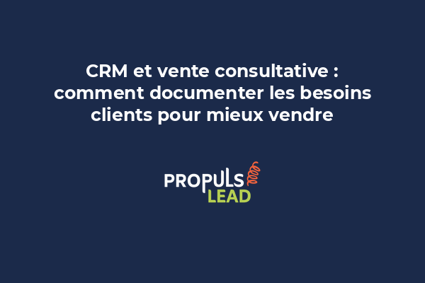 Un commercial analysant les besoins d'un client avec son CRM