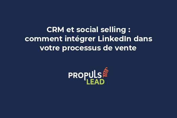 Un commercial utilisant LinkedIn et un CRM en parallèle pour la prospection
