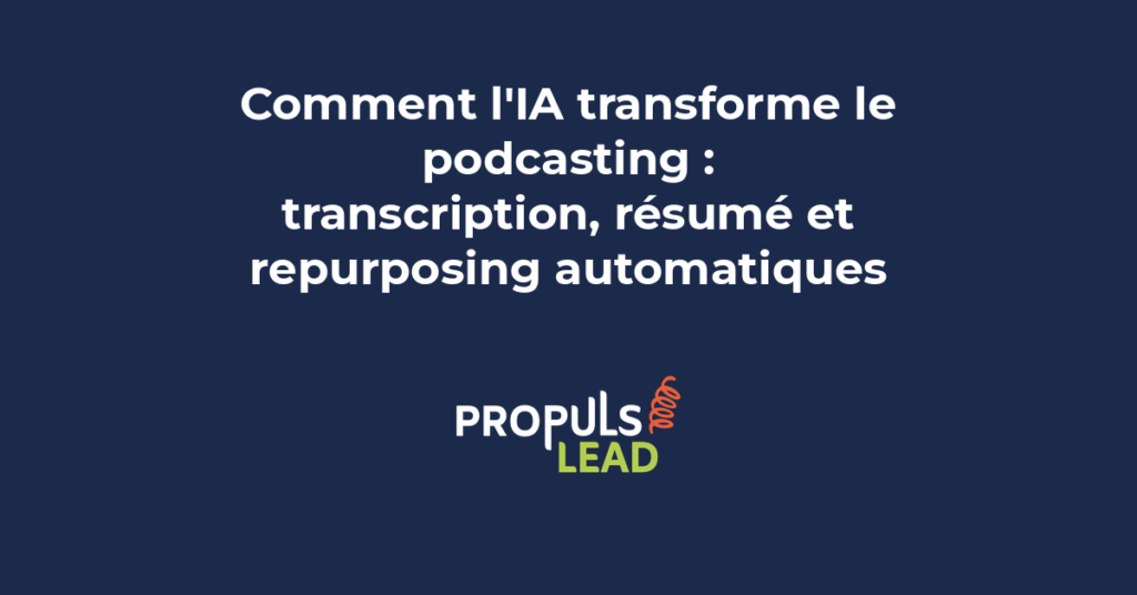 Podcast studio setup avec microphone, interface d'édition IA affichant transcription et résumés, création de clips automatiques