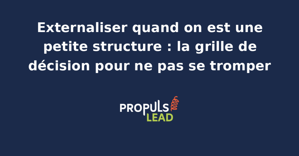 Dirigeante de TPE échangeant avec un prestataire externe pour cadrer une mission de back-office et libérer du temps de pilotage sans perdre la maîtrise de son activité