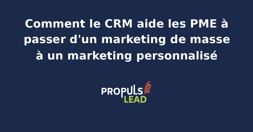 Schéma comparant un envoi marketing de masse uniforme à des séquences personnalisées par segment construites depuis un CRM avec attributs, comportements et historique d'interactions des contacts