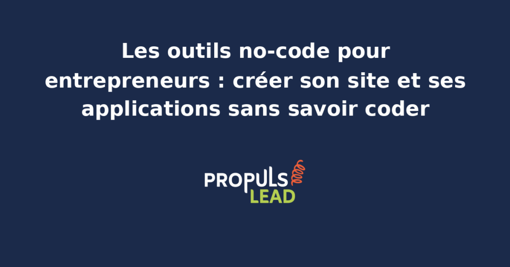 Entrepreneur assemblant des modules visuels sur un écran d'ordinateur portable pour construire une application no-code sans écrire de code et lancer son projet en quelques jours